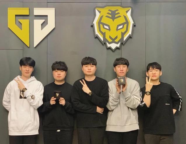 关注前三圈 关注前三圈